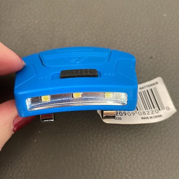 New Set of 3 Battery Operated Cap Lights - Picture 4 of 7